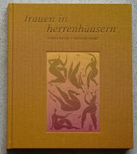Frauen in Herrenhäusern